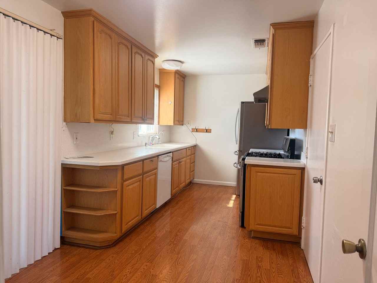 5526 38th Ave - Photo 6 of 14