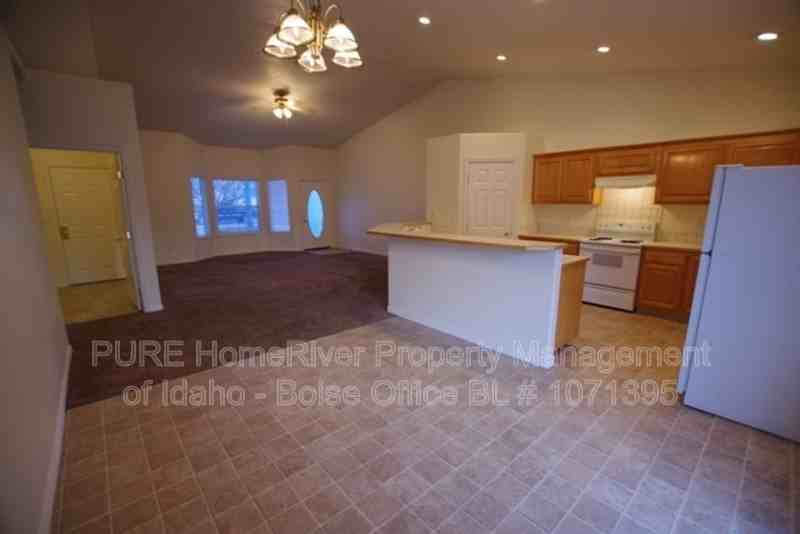 11791 W Huckleberry Dr - Photo 4 of 18
