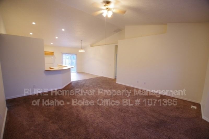 11791 W Huckleberry Dr - Photo 7 of 18