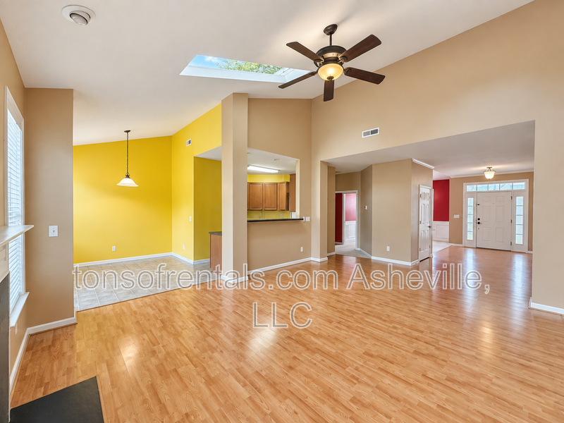 9 Summer Meadow Rd - Photo 5 of 32