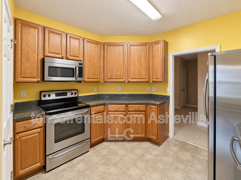 9 Summer Meadow Rd - Photo 6 of 32