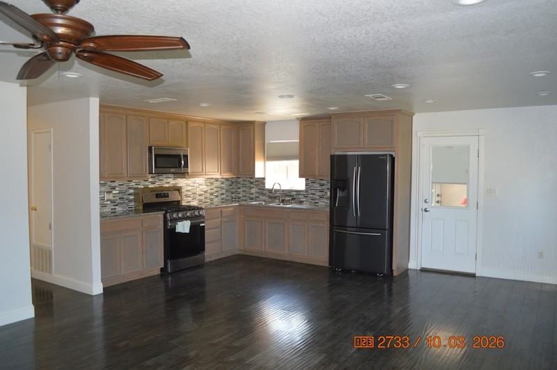 1720 Hickory Ave - Photo 2 of 21
