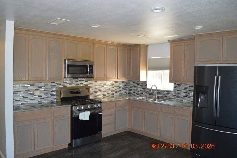 1720 Hickory Ave - Photo 3 of 21