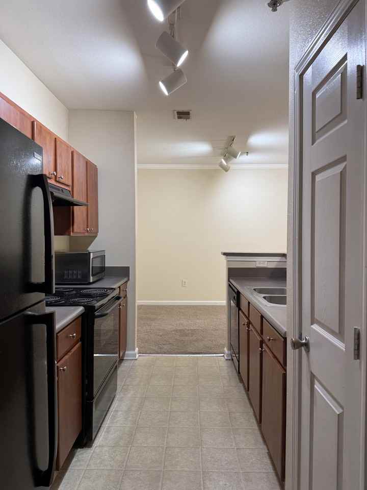 600 Vista Lake Dr #201 - Photo 3 of 22