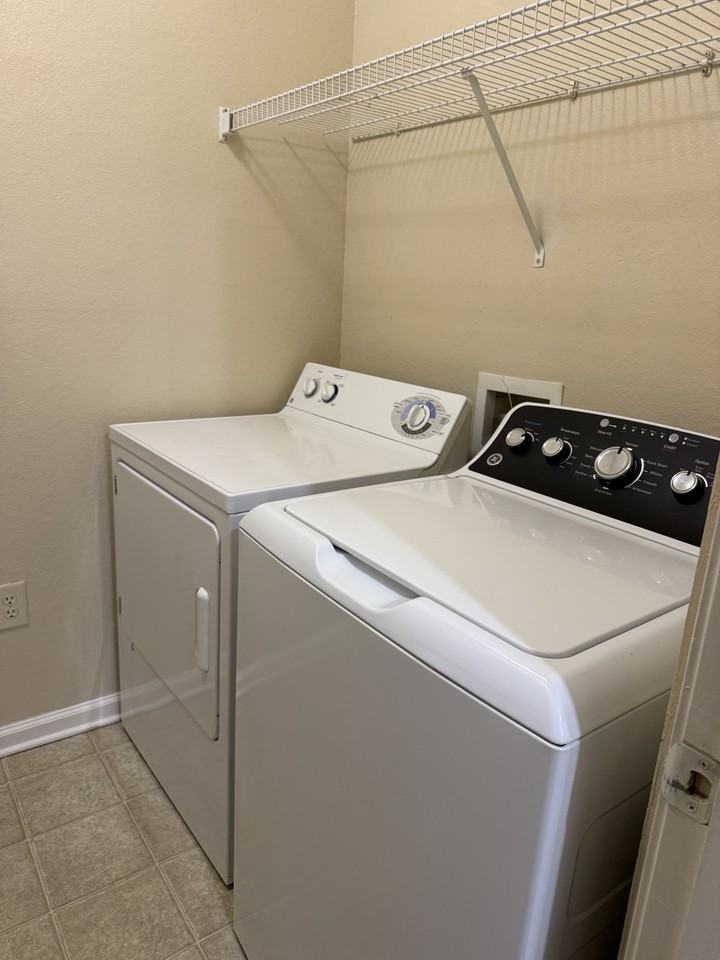 600 Vista Lake Dr #201 - Photo 5 of 22
