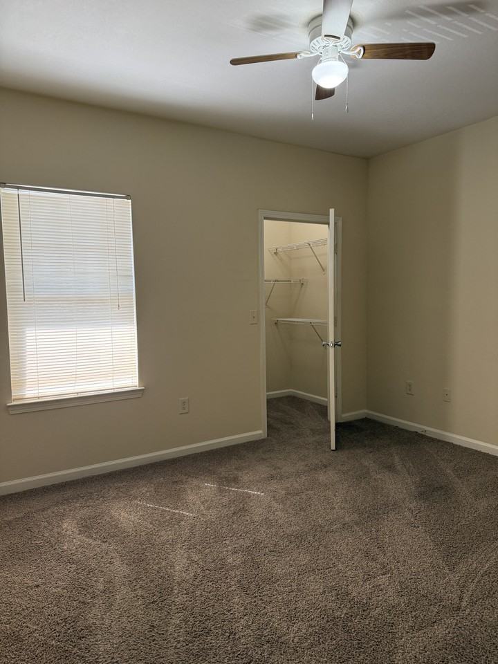 600 Vista Lake Dr #201 - Photo 6 of 22
