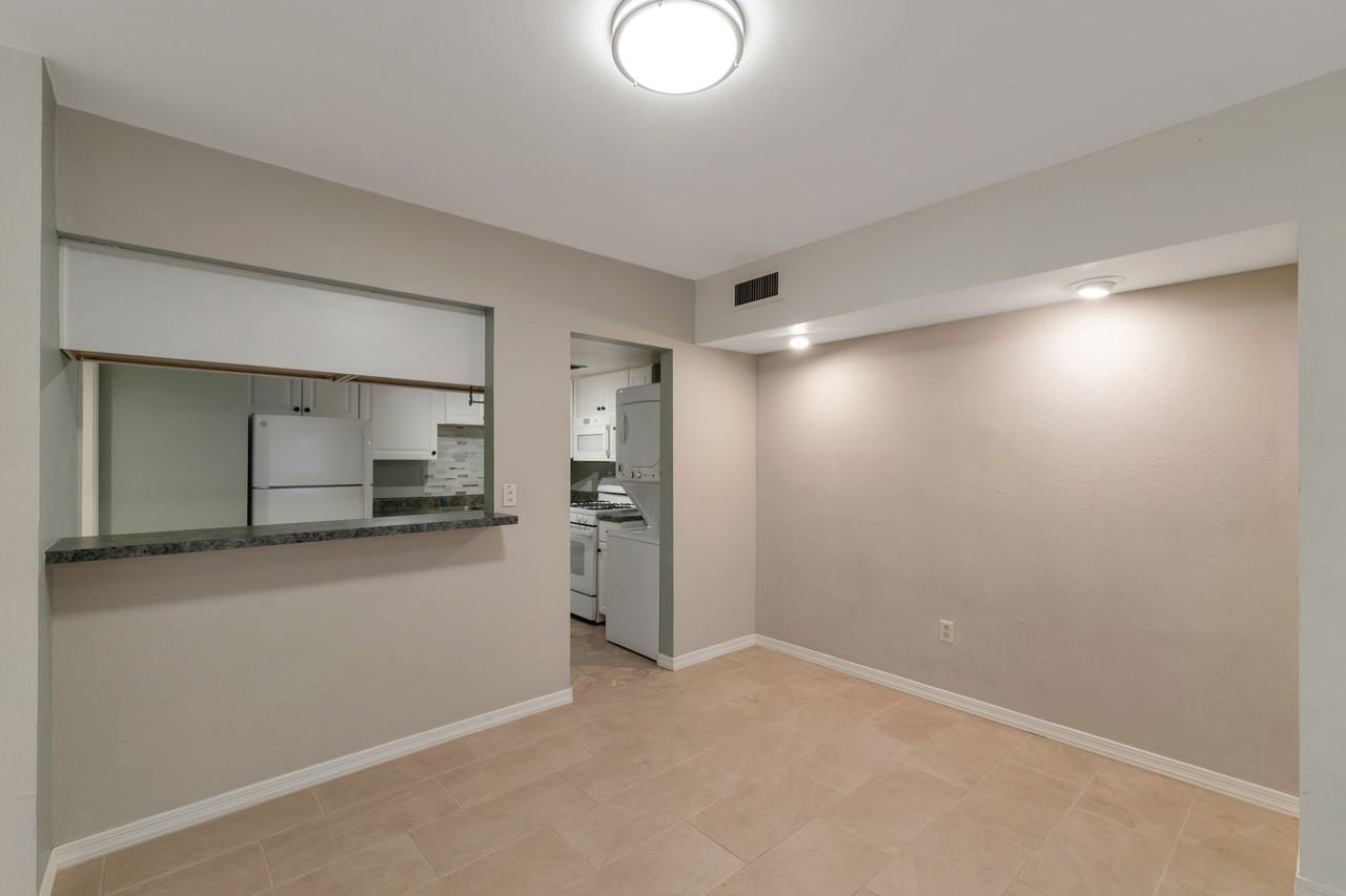 3750 N Country Club Rd #5 - Photo 6 of 17