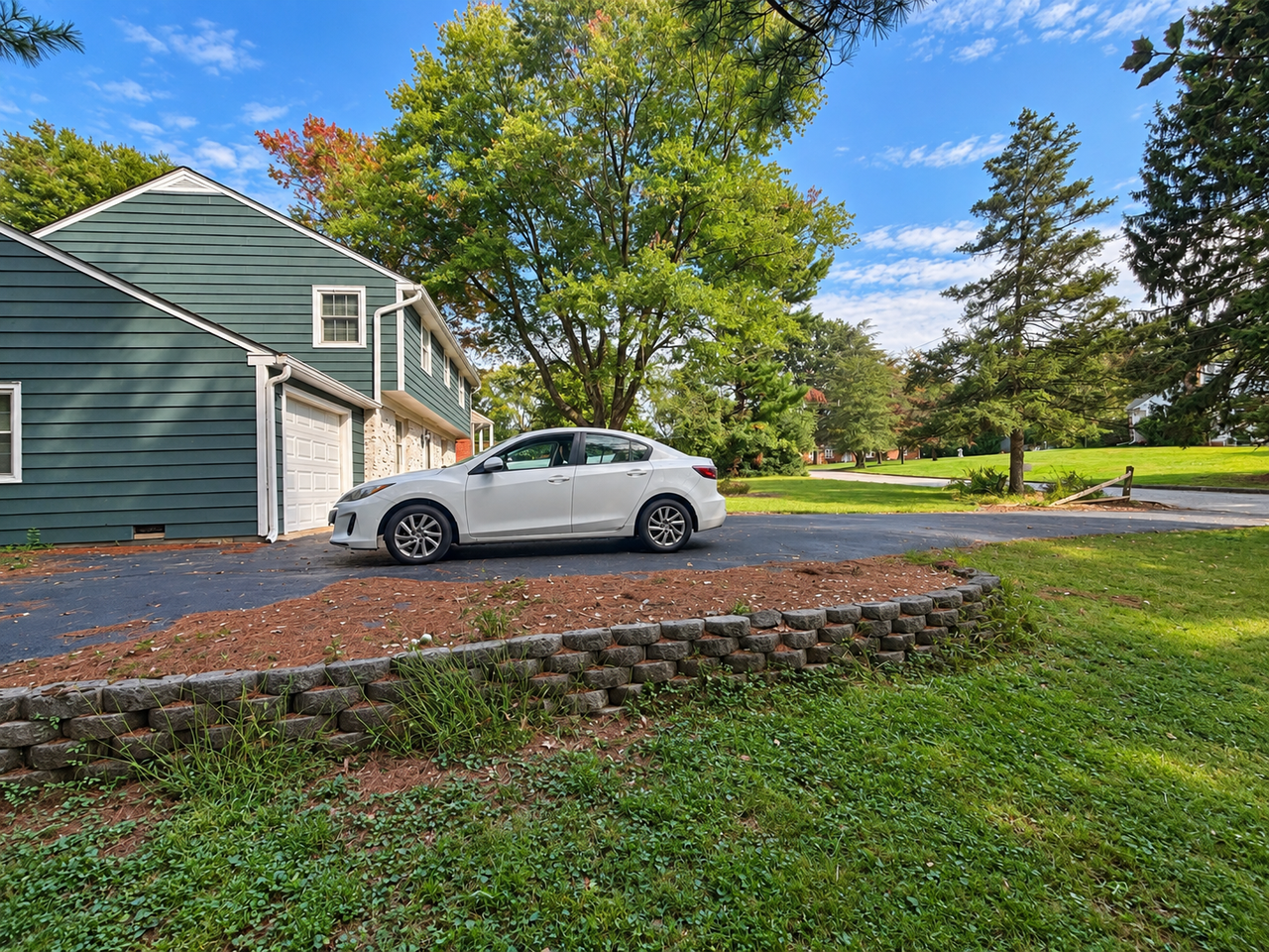 209 Maplewood Rd - Photo 3 of 29
