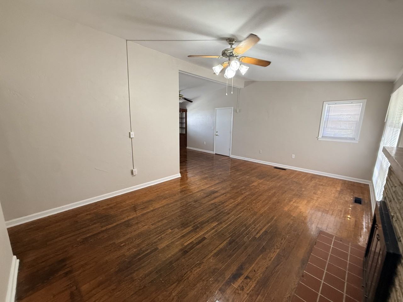 901 Anderson St - Photo 4 of 14