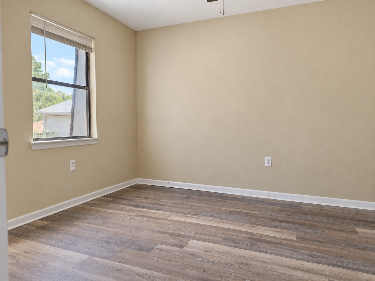 49 Hillcrest Dr - Photo 2 of 3