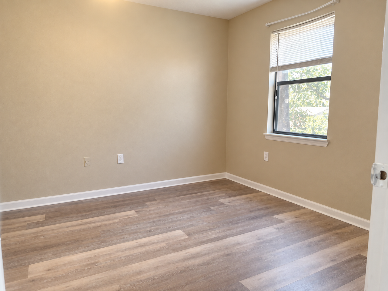 49 Hillcrest Dr - Photo 3 of 3