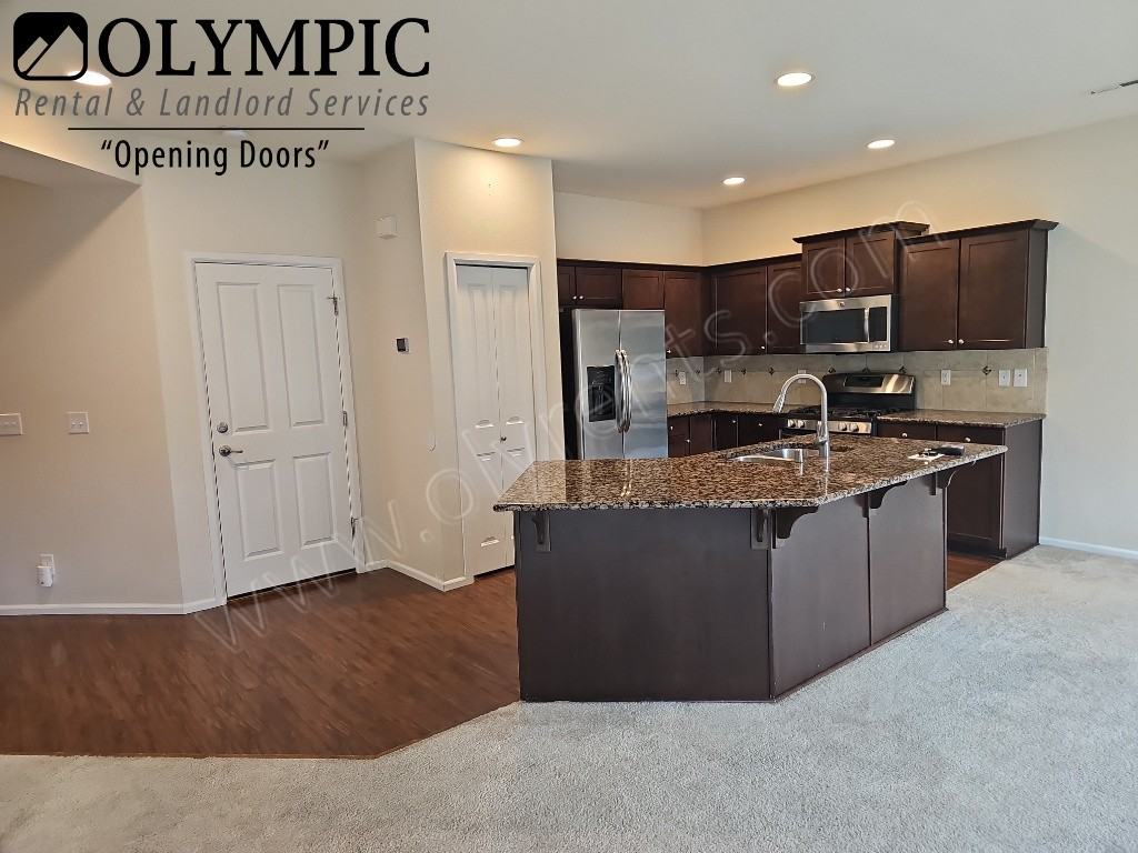 3025 Eagle Loop Ne - Photo 4 of 20