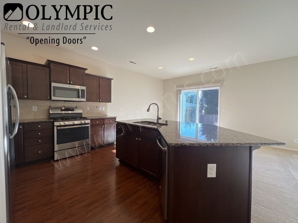 3025 Eagle Loop Ne - Photo 6 of 20