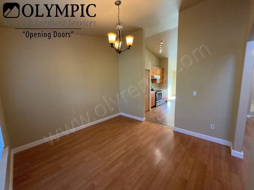 8921 Rockcress Dr Se - Photo 3 of 32