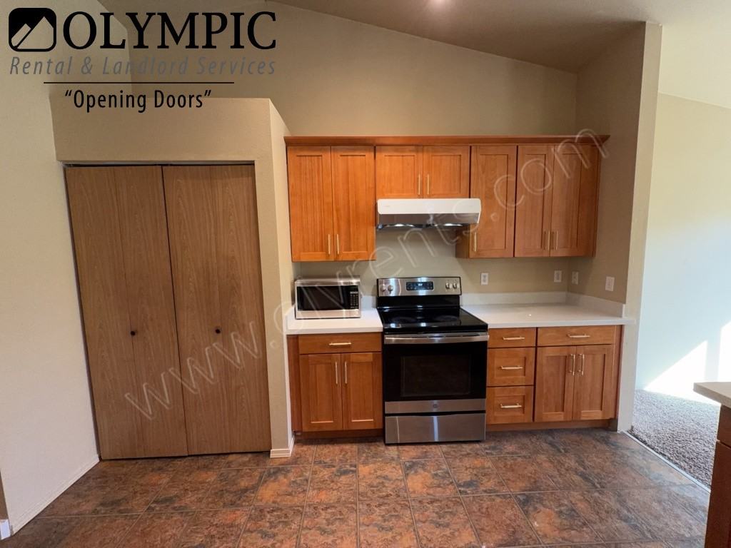 8921 Rockcress Dr Se - Photo 6 of 32