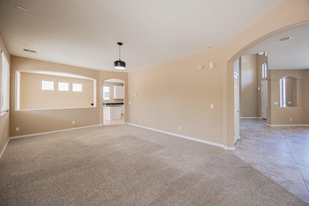 6833 W Burgess Ln - Photo 6 of 45