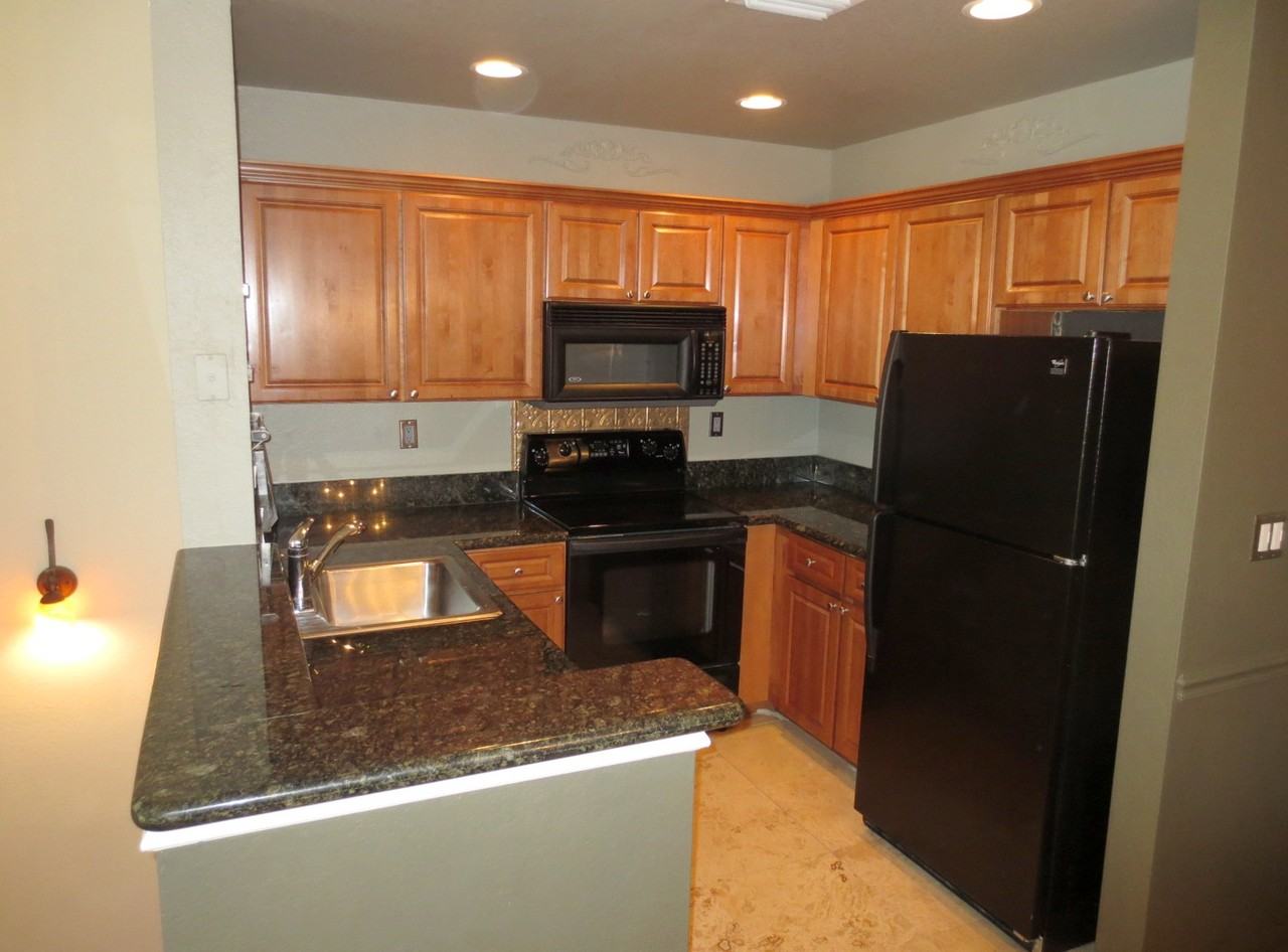 111 Grand Beach Pl - Photo 3 of 12