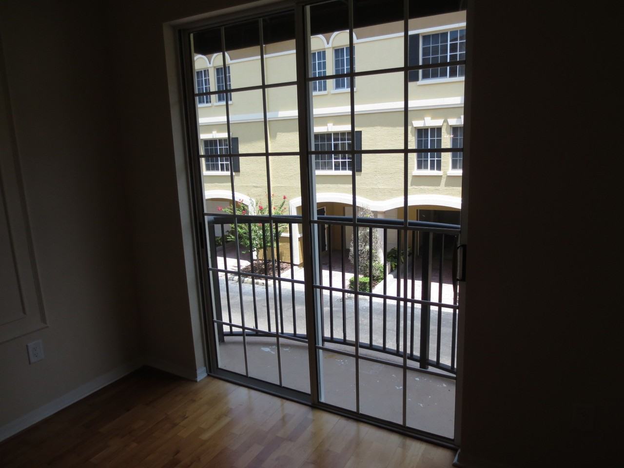 111 Grand Beach Pl - Photo 5 of 12