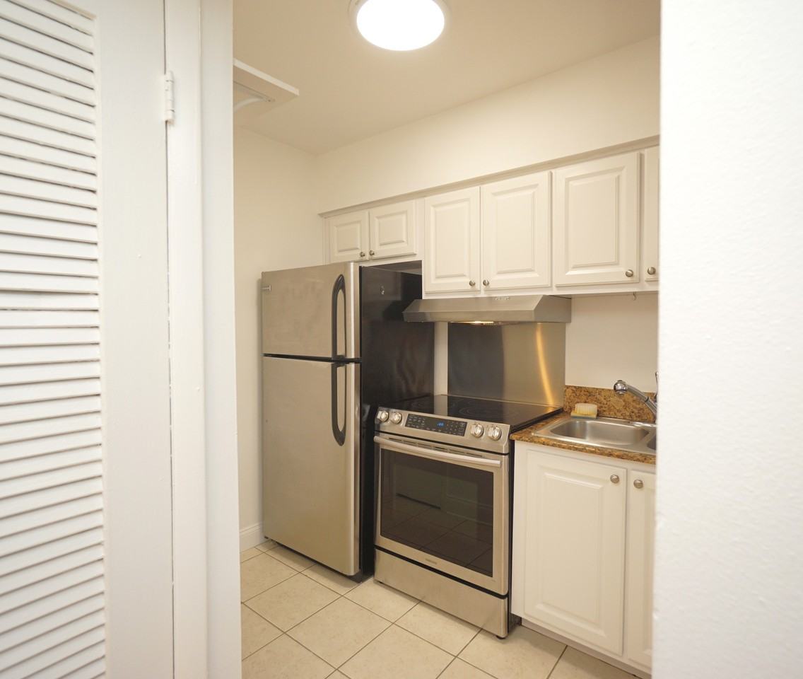 120 S Church Ave #206 - Photo 2 of 11
