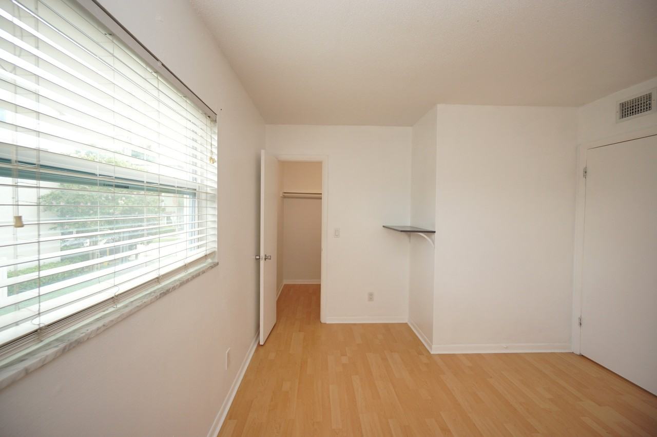 120 S Church Ave #206 - Photo 7 of 11