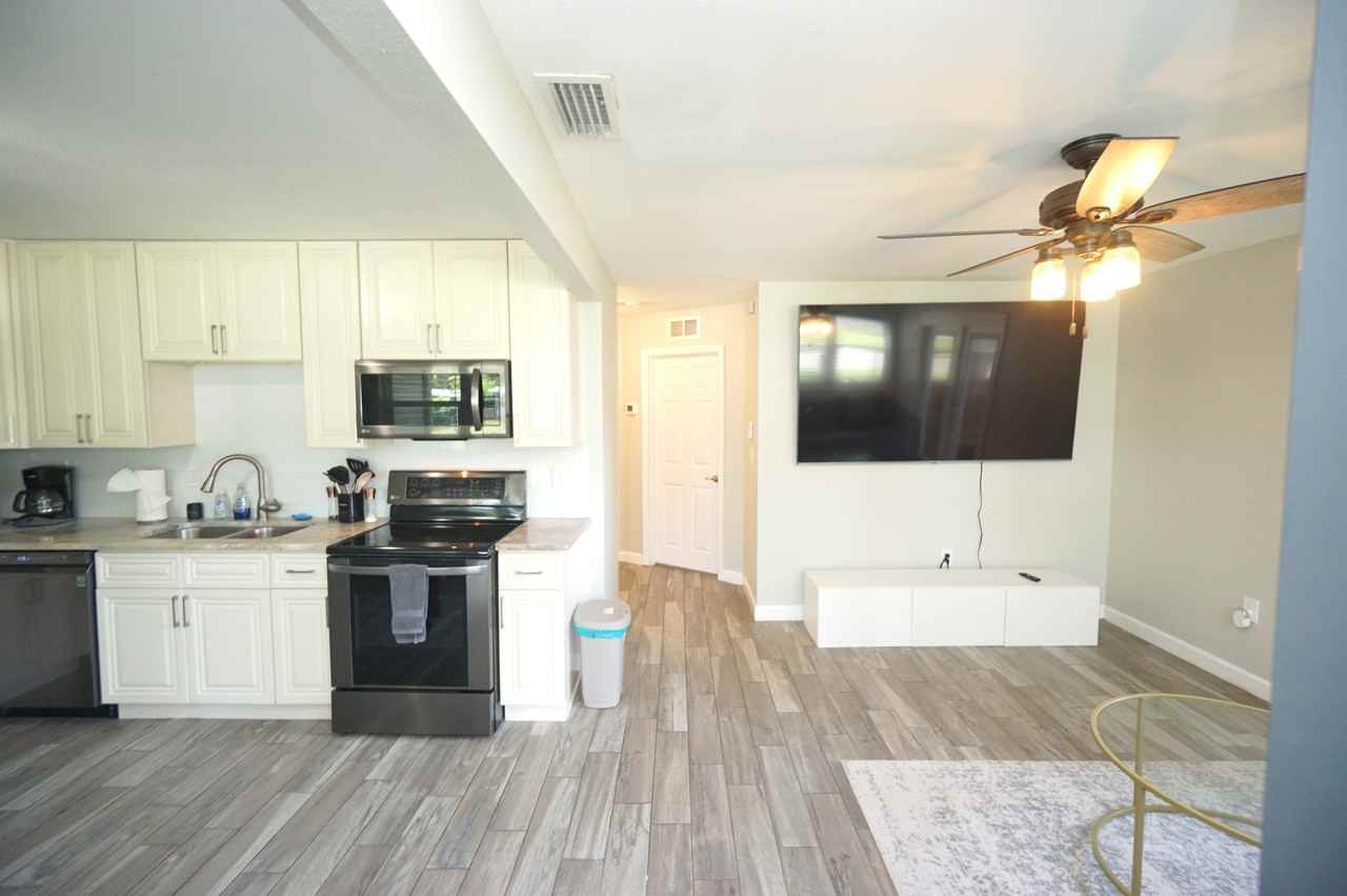 4411 W Leila Ave - Photo 3 of 15
