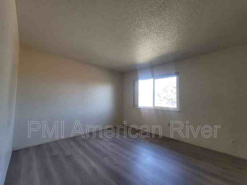 2843 Norcade Cir #2 - Photo 3 of 6