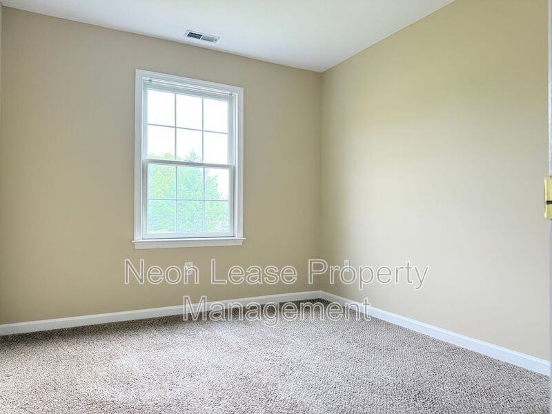 1103 Laurel Ct - Photo 7 of 9