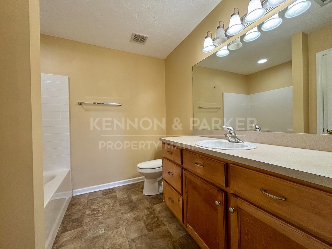 1453 Lee Rd - Photo 5 of 16