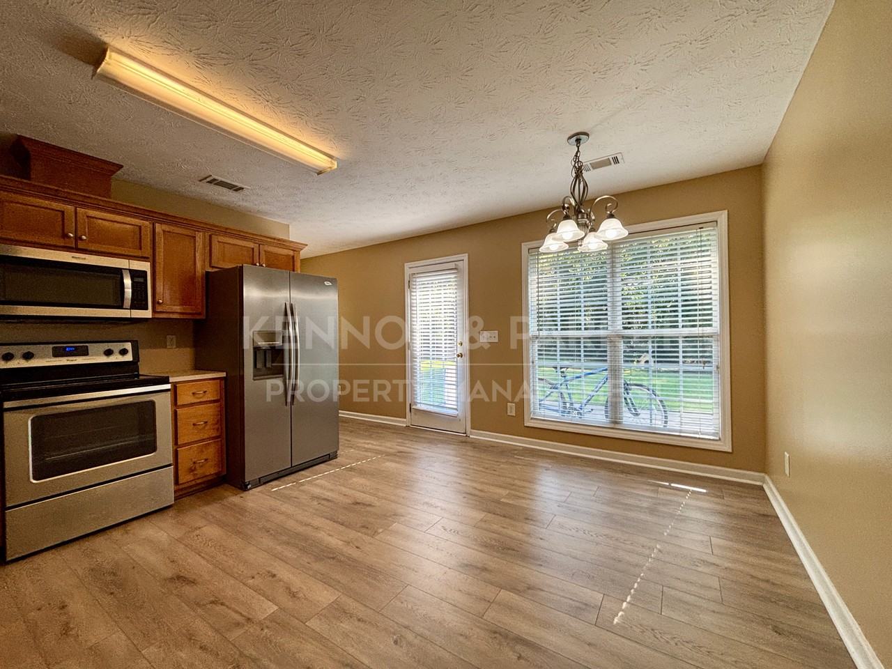 1453 Lee Rd - Photo 6 of 16