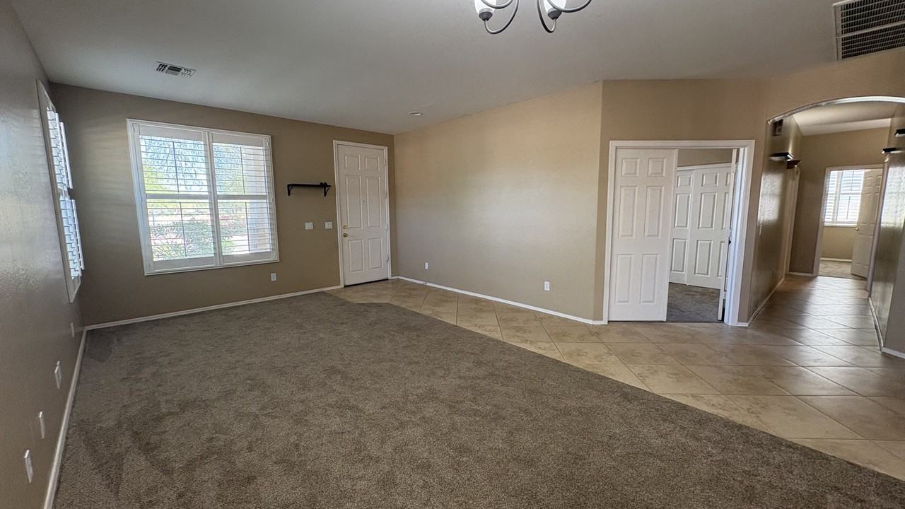 16953 W Limestone Dr - Photo 4 of 35