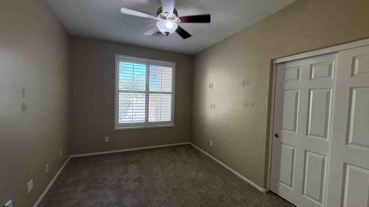 16953 W Limestone Dr - Photo 5 of 35