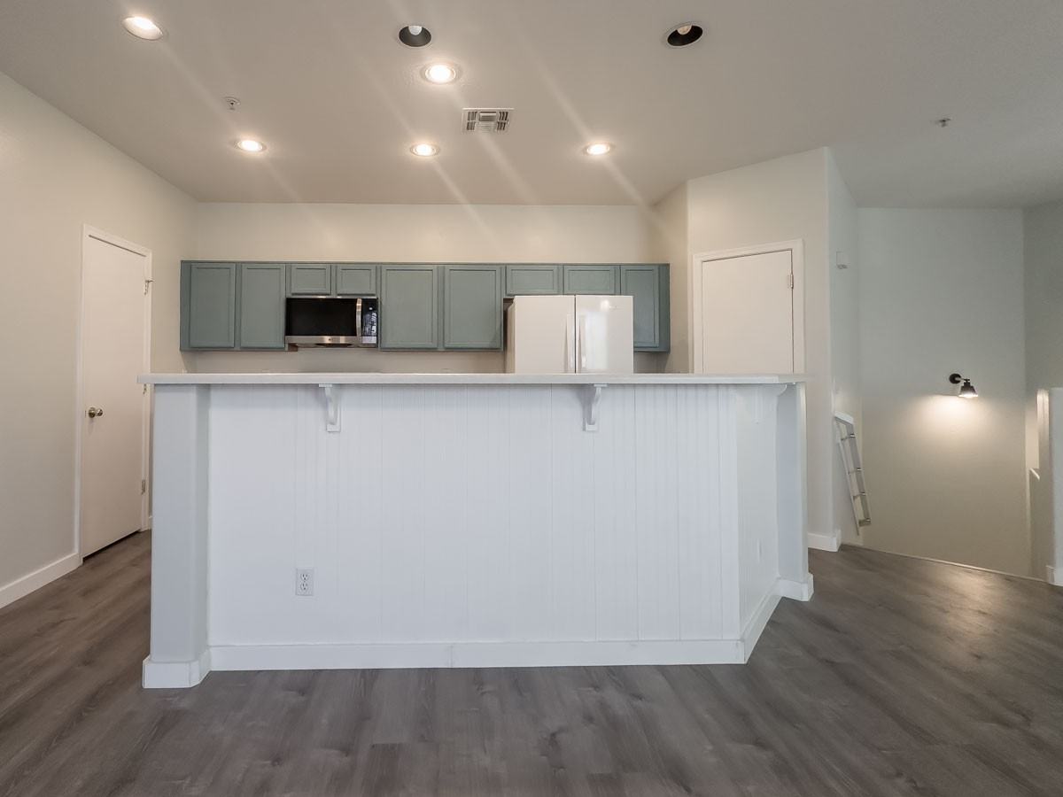 1419 N 81st Ave - Photo 6 of 31