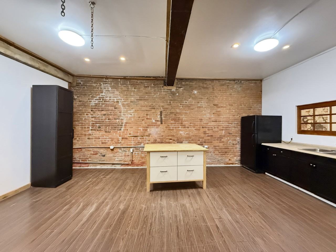 321 King St E