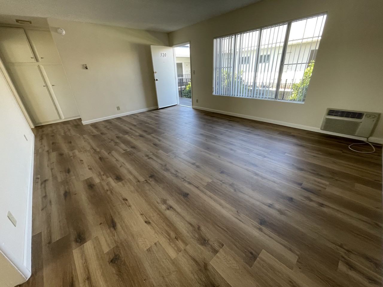 450 W Doran St #320 - Photo 5 of 8