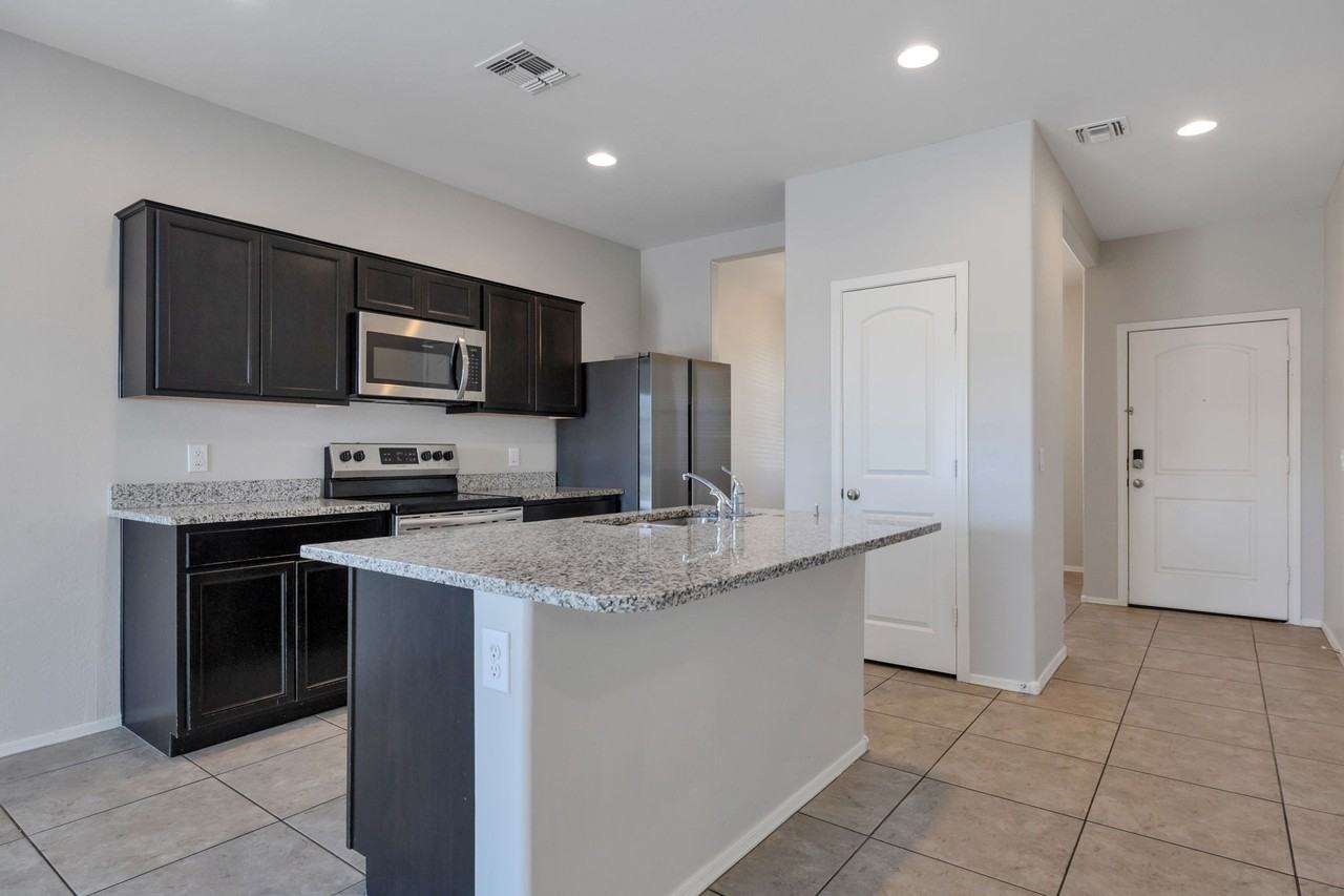 17916 N Pietra Rd - Photo 5 of 15