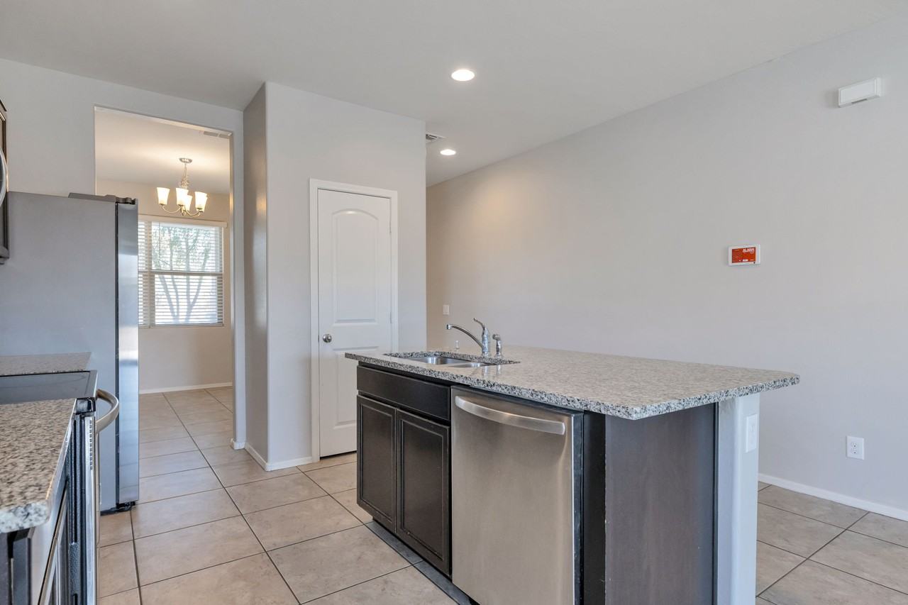 17916 N Pietra Rd - Photo 6 of 15