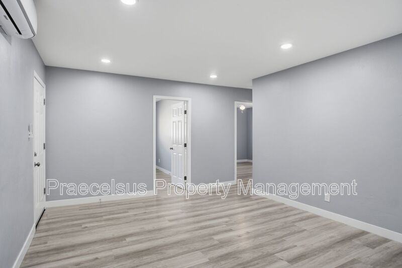 3225 Van Dyke Ave - Photo 5 of 11