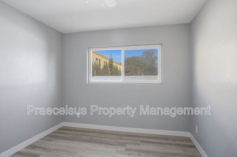 3225 Van Dyke Ave - Photo 6 of 11