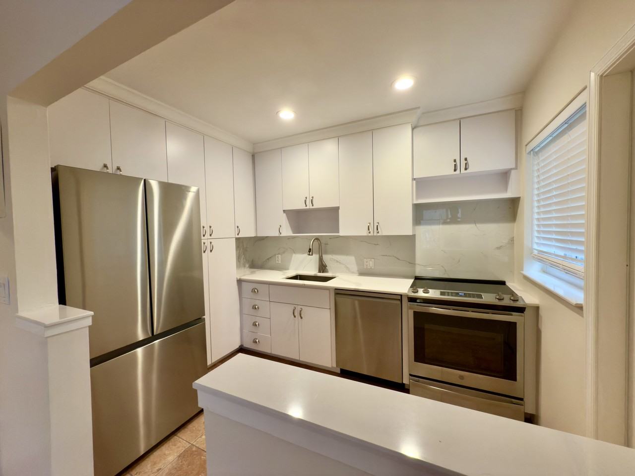 407 S 14th Ave #NA - Photo 2 of 21