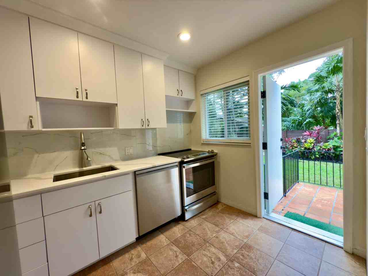 407 S 14th Ave #NA - Photo 3 of 21