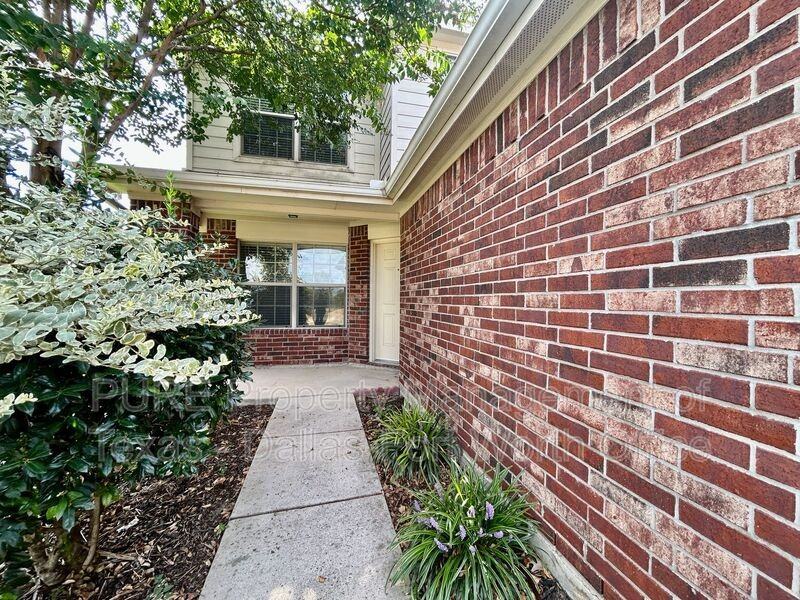 809 San Miguel Trl - Photo 2 of 39