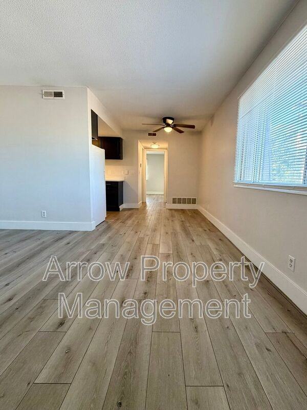 3619 N 60th St #30 - Photo 4 of 13