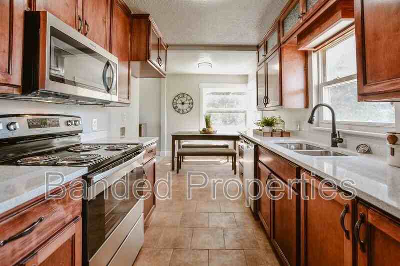 3745 Fowler Ave - Photo 2 of 18