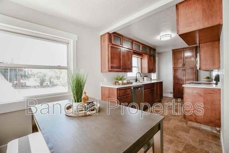 3745 Fowler Ave - Photo 3 of 18