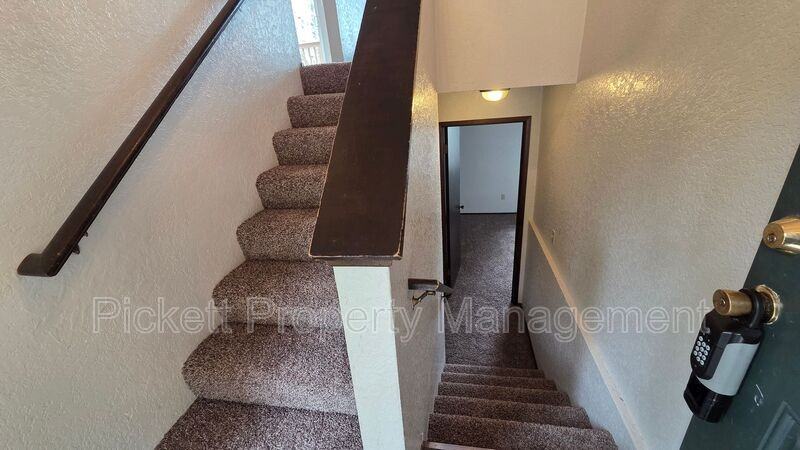4617 Beach Dr E - Photo 3 of 20