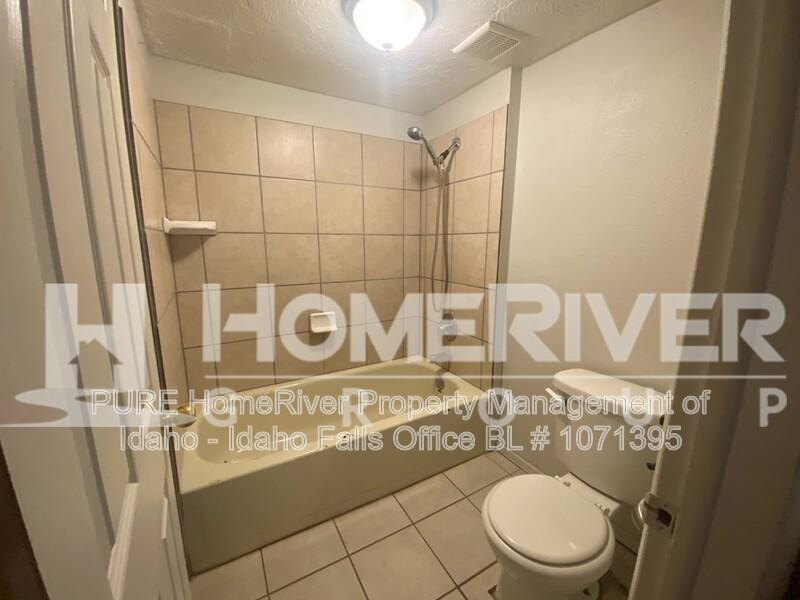 1350 Lake Ave - Photo 5 of 20