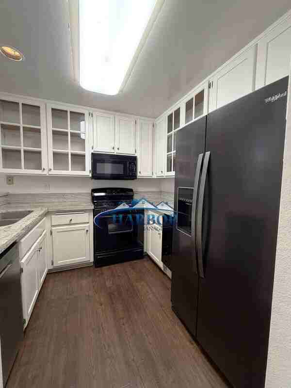 1380 W Capitol Dr #323 - Photo 5 of 17
