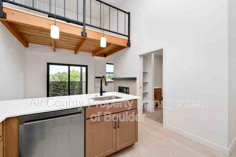 2301 Pearl St #35 - Photo 6 of 12