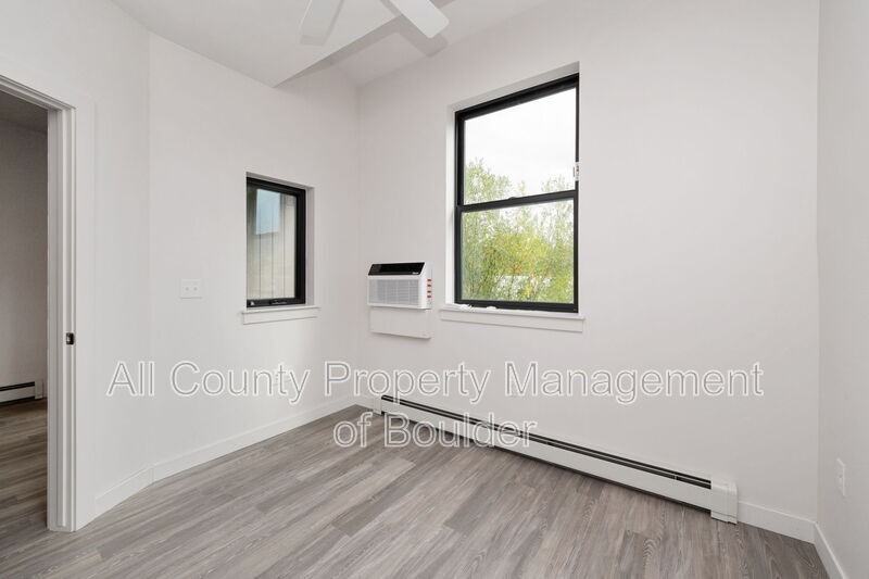 2301 Pearl St #5 - Photo 6 of 10