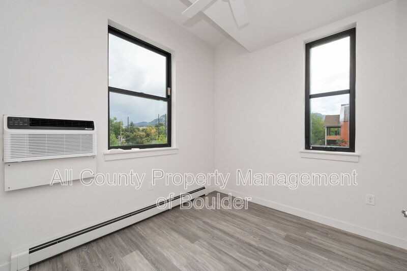 2301 Pearl St #5 - Photo 7 of 10